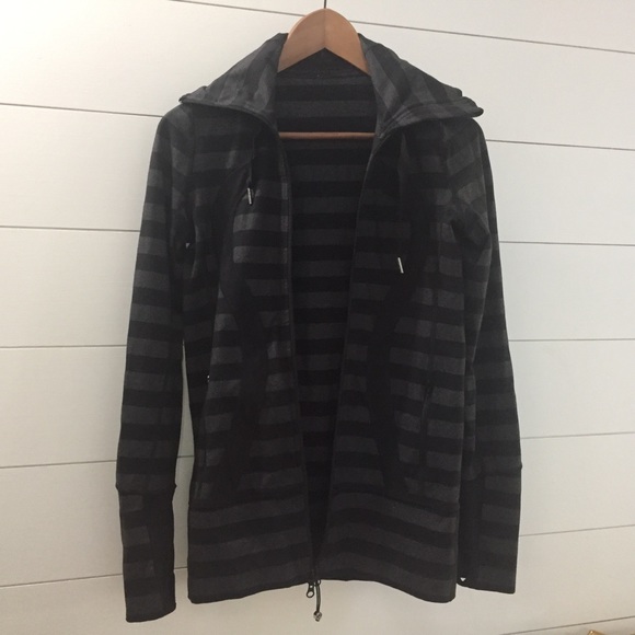 🛑 SOLD LULULEMON In Stride Zip Up Jacket - Picture 11 of 16